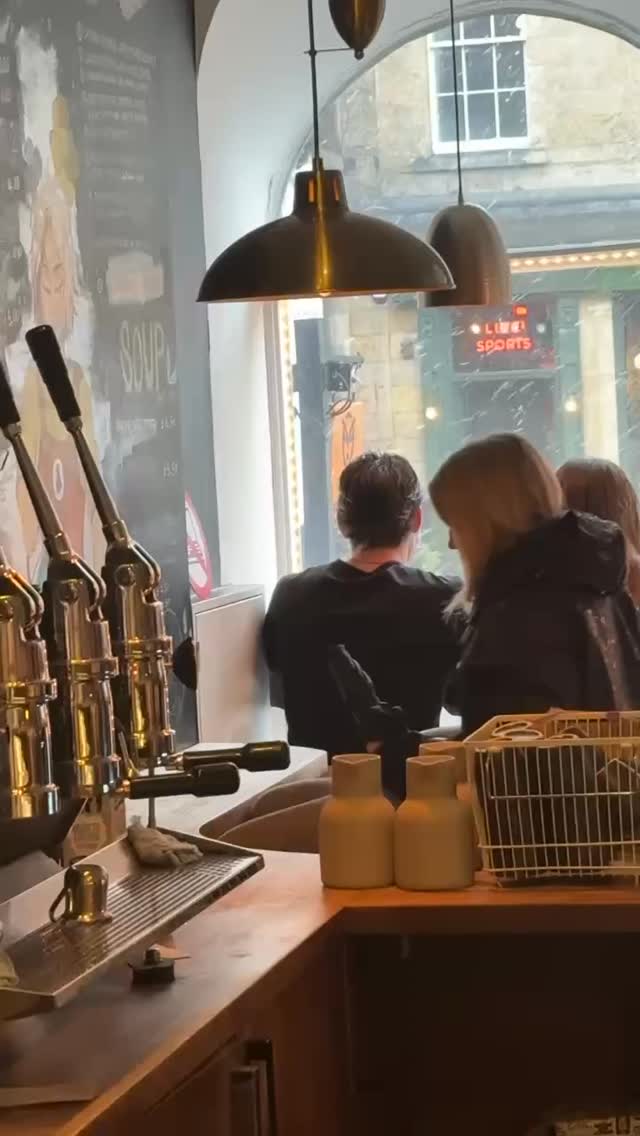 #snowing #day #brunch #coffee @papii_cafe_edinburgh #edinburgh