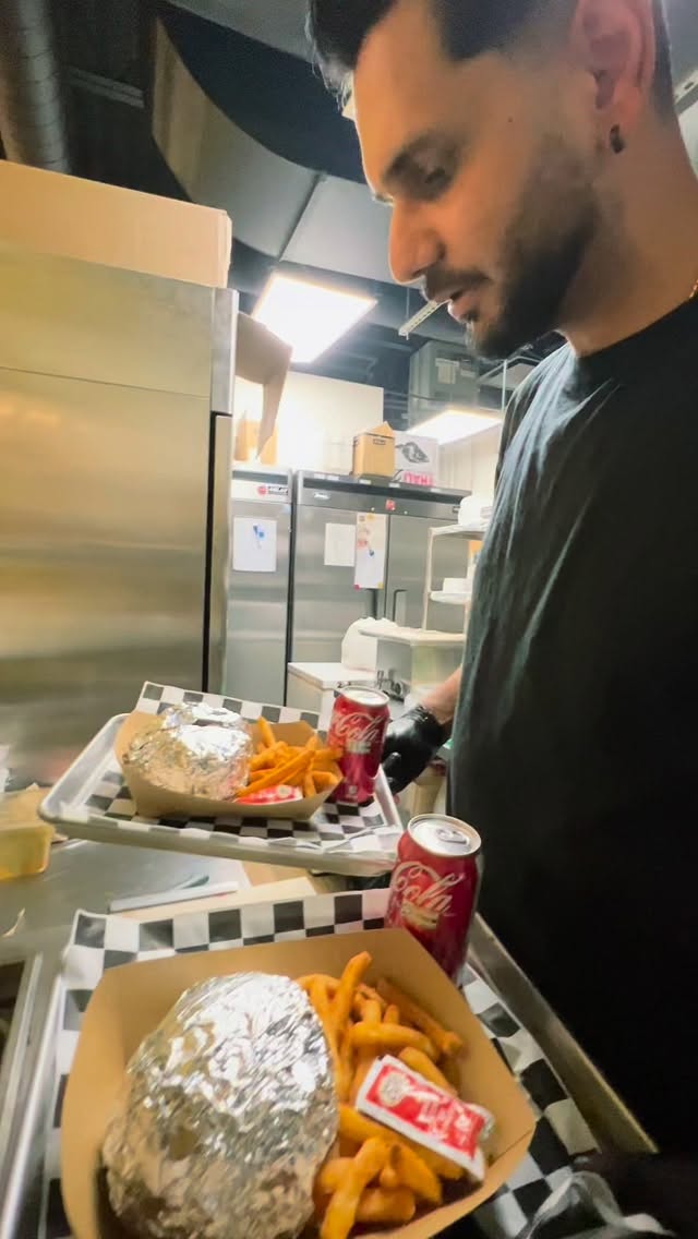 2 Noodle Burger 🍔 + 2 pop can+ 2 fries 🍟 $19.99 only
Daily Deals
#toronto #noodleburger #dailydeals #toronto #scarboroughspots🍽