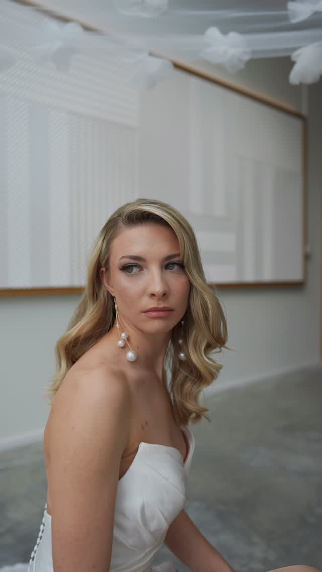 Bride-Moments 👰♀️
Unvergessliches Styled Shooting 🙏
Ich freue mich schon rieSig euch noch mehr zu zeigen ❤️
Hochzeitsplanerin & Organisatorin: @lunea_weddings
Brautkleid: @einzelstueck_brautmode
Hairstyling: @katrinhoenle.hair.and.makeup
Make-Up: @augenblick_by_elisa
Location: @dieackeralm
Model: @nathiehaeusler