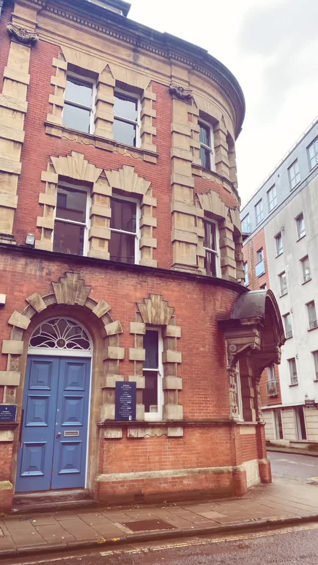 Inside No. 9 🥳🥳
Last weekend the Zeal team moved into a fabulous new Bristol Harbourside location: Marsh Street Studios BS1 4AA
Couldn’t have done it without the following heroes:
@toms_vans_uk
@therealdanieljones
@kerrybart.photo
#bristolhabourside #marshstreetstudios #marshstreetbristol #bristol #bristolcurtainmaker