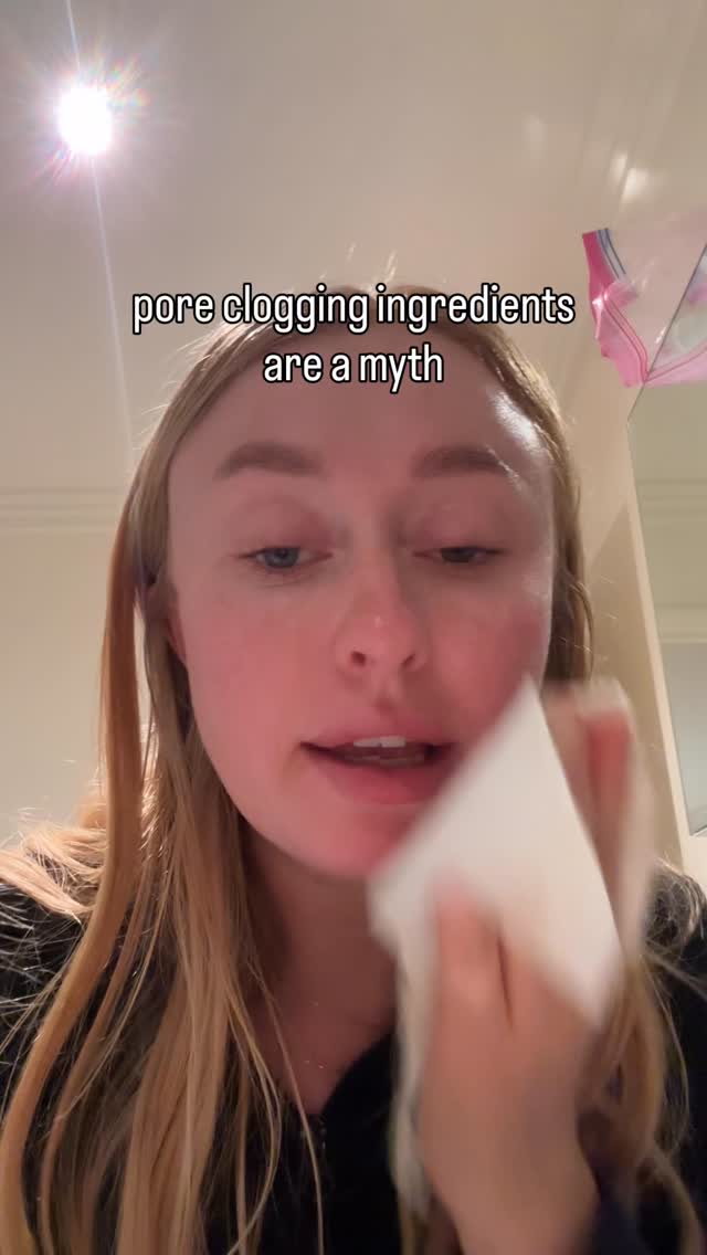 when you heal your skin naturally from the inside out, you can literally put ANYTHING on your skin and it will not break you out because the root causes have been addressed 🤯
if you’re new here, hi I’m Katie, a Registered Holistic Nutritionist specializing in acne + eczema. I went through years of sensitive acne prone skin and was always chasing a new skincare product or topical that would hopefully be the permanent fix for my skin. shocker: I never found it because it doesn’t exist.
Topicals are meant to help temporarily control acne not truly heal it. Because how could they truly heal it if they didn’t cause it? The cause is deeply rooted in gut dybiosis, hormone imbalances and mineral insufficiencies.
I see so many people freaking out over the shea butter in @alixearle new skincare line @realeactives because it’s “pore clogging” but no product is pore clogging when you have addressed the root causes to your acne.
And tbh the comedogenic ratings are widely praised but extremely inaccurate. Most come from outdated rabbit ear studies using ingredients in unrealistic amounts, not real human skin or finished products. They are not something you should look at to see whether a product is right for you.
Comment any “pore clogging” product or ingredient below that you want me to try… it can literally be butter from the kitchen… I will put it on my skin and show you guys!
#acnefreeskin #acnesafe #porecloggingingredients #acnehealing #acneskincare