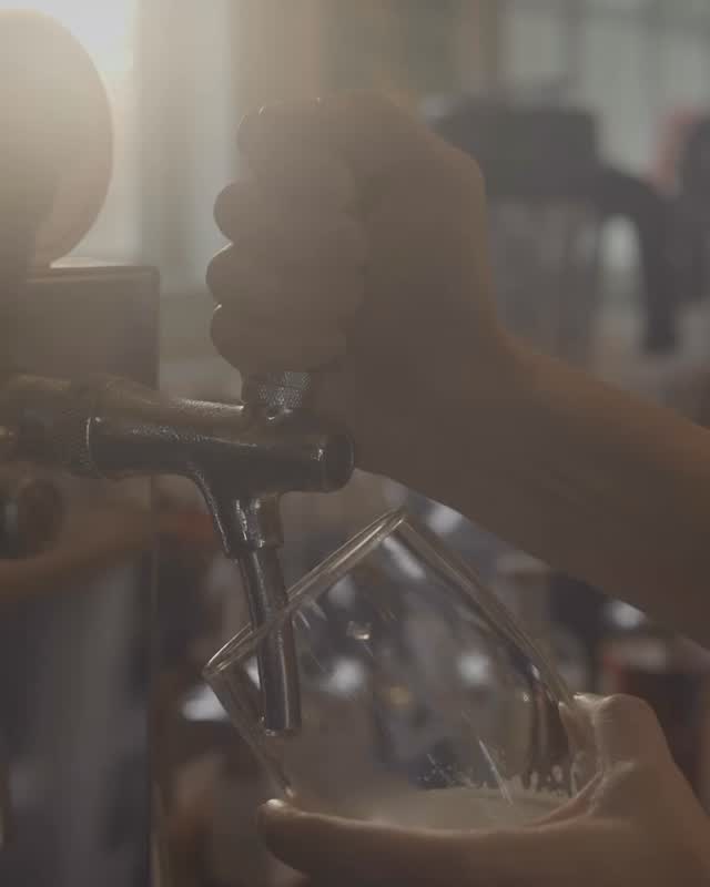 Inkspot beer in hand,the sun is going down, incredible live music is filling the air - sounds like the perfect Friday evening on Streatham Common.
Our Sunset Evenings bookings are filling up already! Starting 22 May we will be open on Friday Evenings for live acoustic music, delicious food and of course, fresh summer drinks!
Reservations through the link in our bio! See you there!
