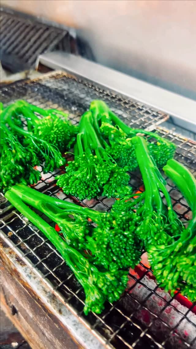 Precision meets fire.
Silver dory, gently blowtorched to finish — crisp skin, delicate flesh.
Paired with charred broccolini and roasted pepper velouté.
Good food. Better moments.
#BellezzaMalvern #MelbourneFood #ChefLife #SeafoodLovers #HiddenGem