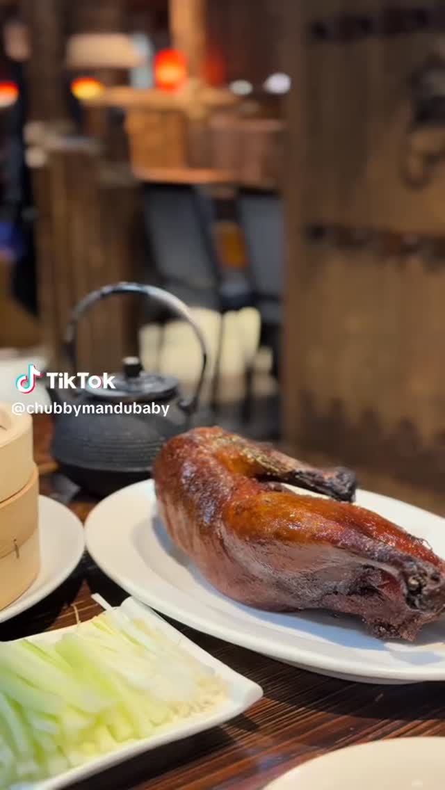 Think we’re just about the hotpot? Think again. Whether you’re here to share a simmering pot or to dive into our authentic Sichuan à la carte specialties, we’ve got your cravings covered.
We’ve made sure every corner of Dragon Inn Club is date-night approved. 🥢❤️
#Dragoninclub #Sichuan #Sichuanhotpot #dimsum #london #pimilco #londonvictoria #buckinghampalace #chelsea #theatres