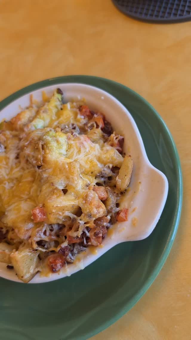 Morning routines hit a little different in Burr
Patti's Sunrise Cafe
Went with the avocado skillet and a mimosa simple, but exactly the kind of spot that becomes part of your weekly routine.
This is what I love about the western suburbs... it's not just homes, it's the lifestyle around them.
What's your go to breakfast spot?
#FlavorsOfFranklin
#BurrRidge
#ChicagoSuburbs
#BreakfastSpots
#SuburbanLiving