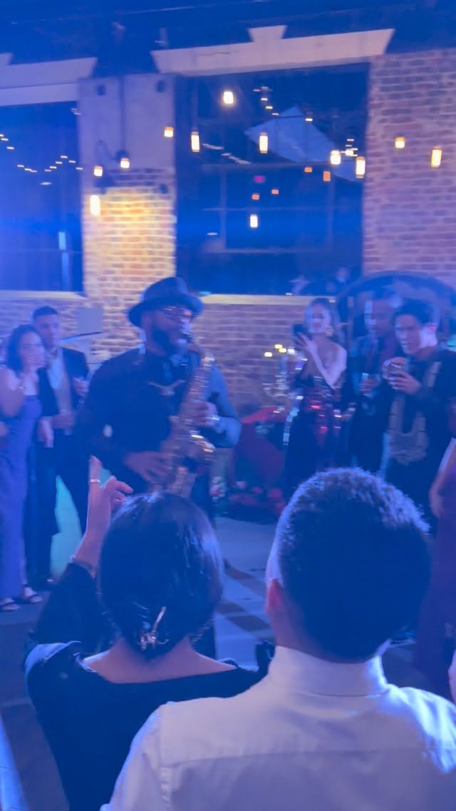🎶🎷”still into you” #livesax #saxophonist #weddingperformance