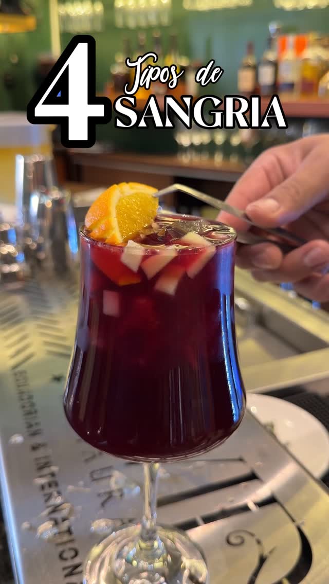 Sangría en cuatro presentaciones, cada una con un perfil distinto. Opciones frescas y equilibradas para acompañar cualquier ocasión en Lavid.
#Sangria #Cocteles #QuitoFood #Lavid