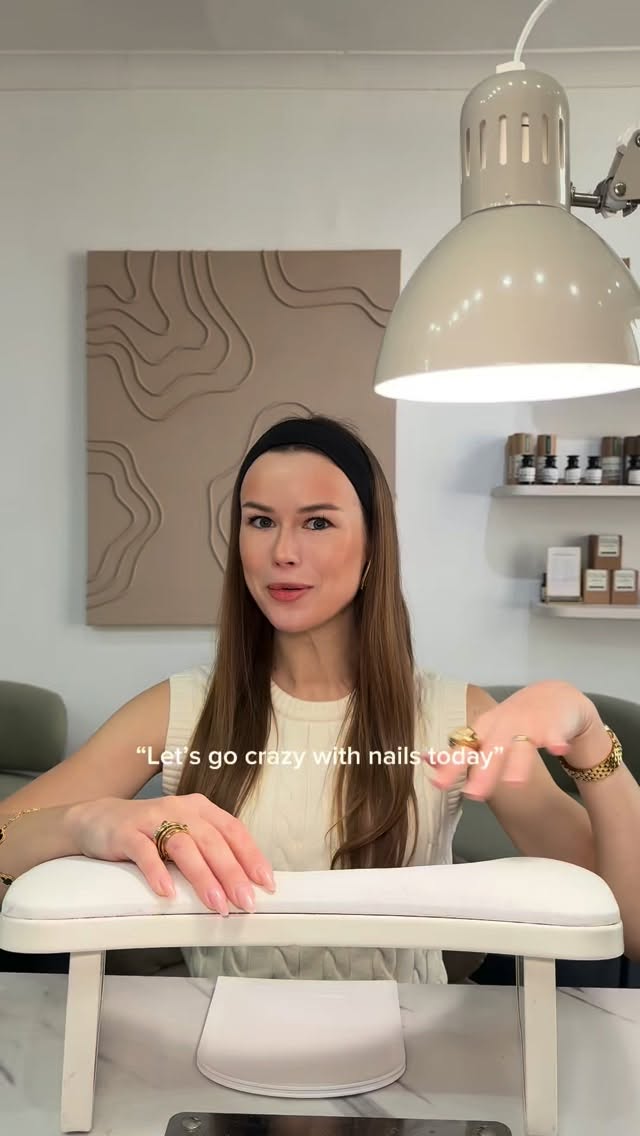 For all our “let’s do something bold today” girls…
who still choose milky nude. We admire the consistency 🤍