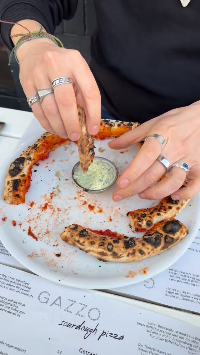 Check out our new crust dips 😘👌