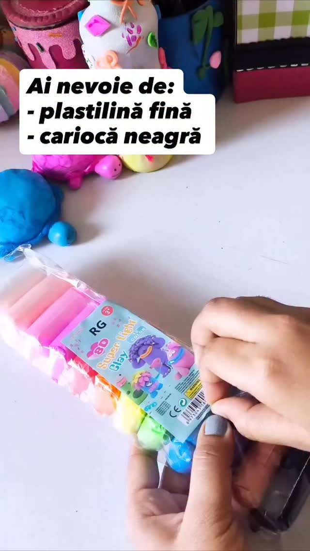 O propunere de activitate simplă și super fun pentru copii!
Cu puțină plastilină și o cariocă neagră, pot prinde viață cele mai simpatice personaje colorate!
#gradinitaonline #activitaticopii #activitatipentrucopii #kidsactivities #activitiesforkids