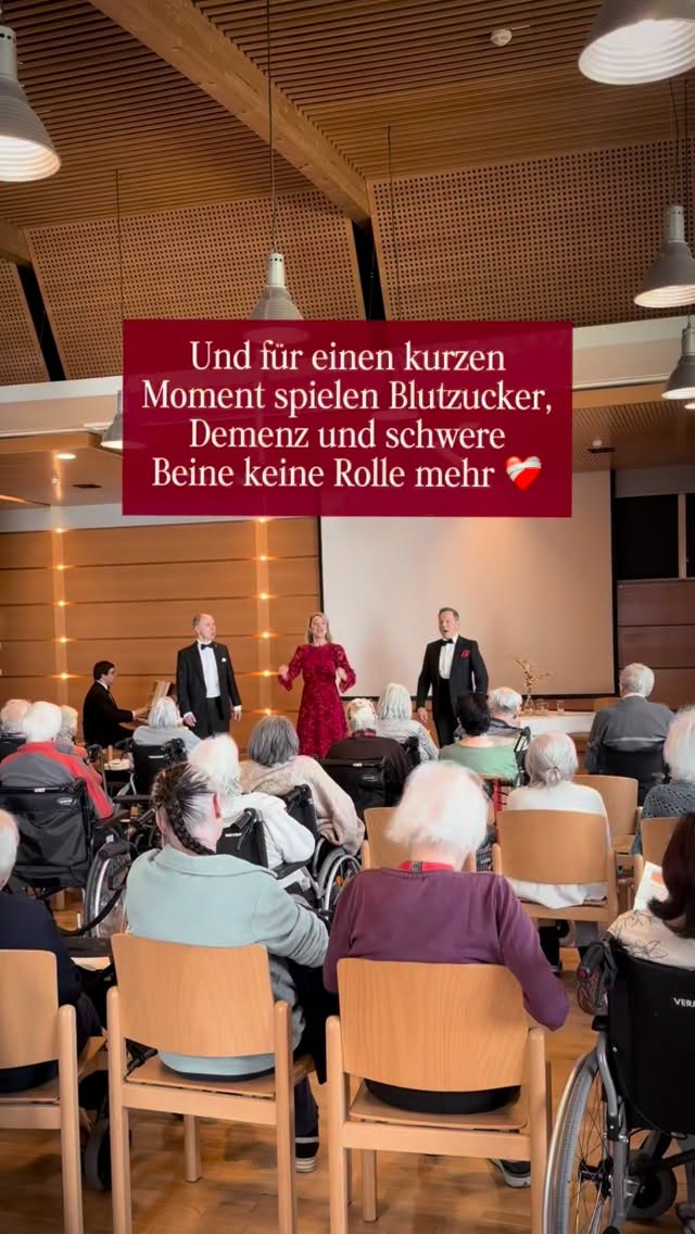 Manchmal ist Musik die beste Medizin ❤️🩹 #musikverbindet #kunstaufrädern #musiktherapie #altersheim #pflegeheim @pianoxcode
