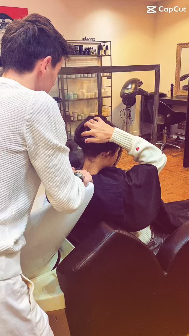 Un bon shampoing, les bonnes mains — et le monde s’arrête deux minutes.
C’est ça aussi L’Atelier de Maud 💆”
salon de coiffure Toulouse • coiffeur Toulouse • soin capillaire • moment de détente • L’Atelier de Maud