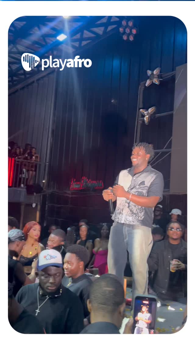 @pbeemusic performs his hit single “Murder” inside @enzoaccra
Follow @play.afro for more updates🔥🔥
#playafro #afrobeats #djs #party #allblackparty
