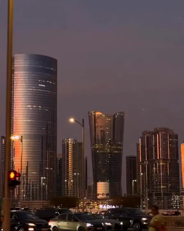 From golden shores to vibrant city life, Abu Dhabi is full of moments waiting to be explored. Where will your day take you?
@visitabudhabi
#LeMeridienAbuDhabi #StaycationUAE #VisitAbuDhabi #ExploreUAE #InAbuDhabi