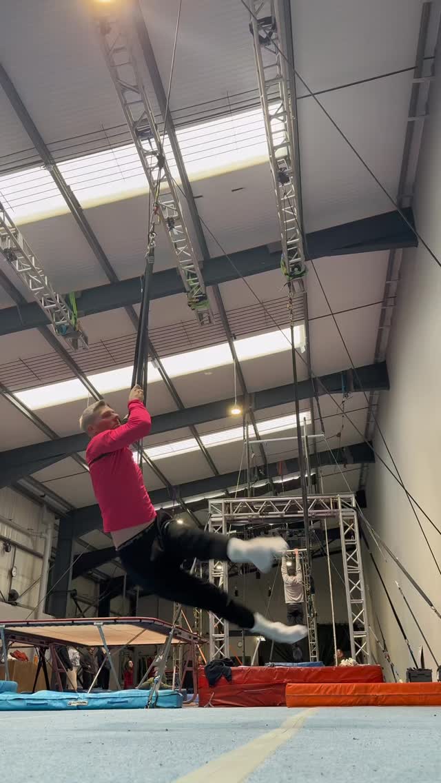making time for yourself during the week?
#gymrings #calisthenics #aerialstraps #personalgoals #worklifebalance