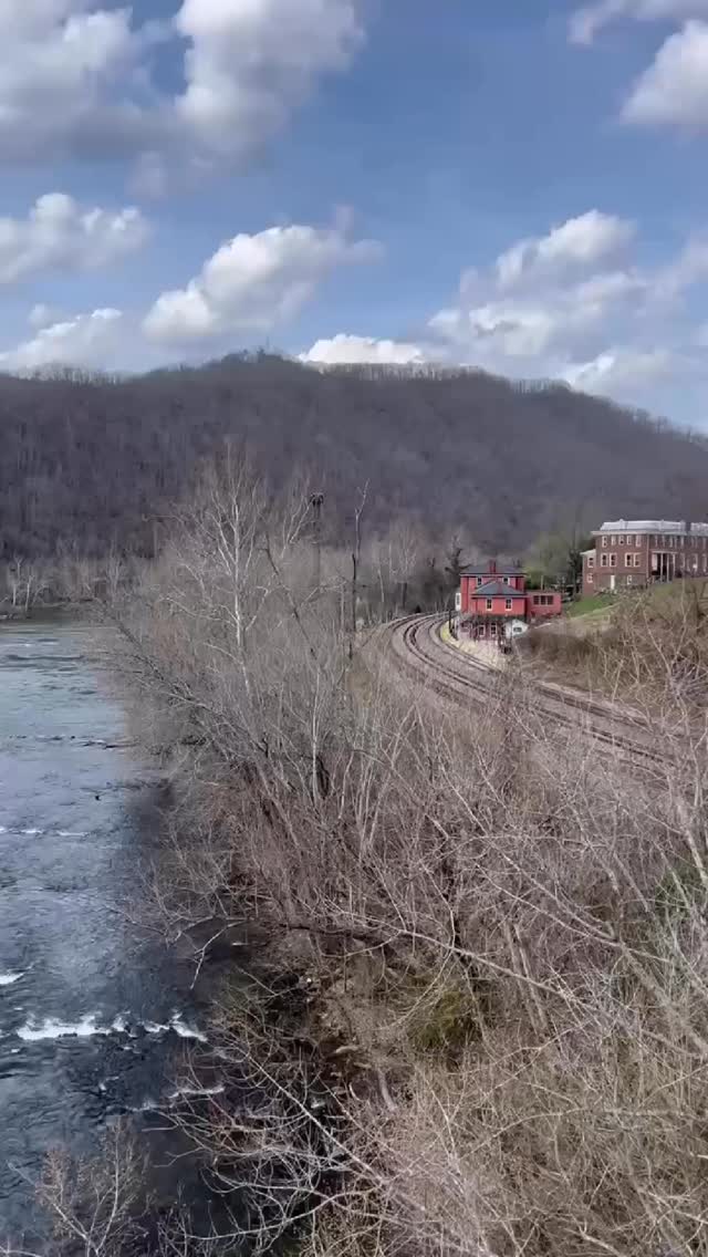 It wonāt be long now.
Longer days, greener hills, and everything that makes Summers County worth the trip.
Start planning your spring getaway.
#exploresummerscounty #almostheaven #visitwv #gotowv #newrivergorgenationalpark