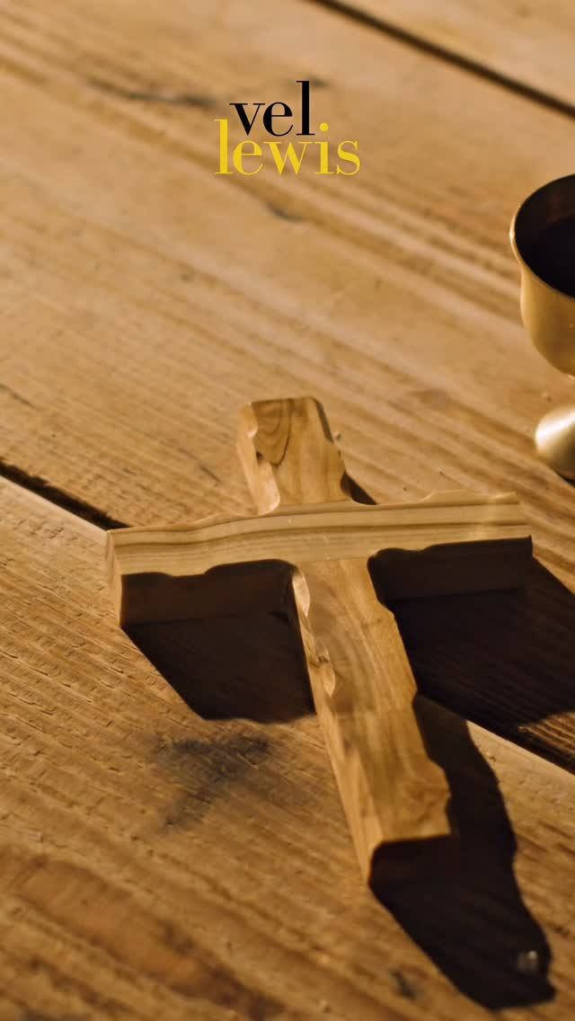 Most of us know and respect what Holy Week, Good Friday, and Easter Sunday represent—the Passion of our Lord Jesus Christ: His suffering for us, His death on the Cross, and His Resurrection, all done to save us and give us the promise of eternal life.
I believe the teachings of Jesus Christ are rooted in love and peace for all.
It is in that spirit that I hope you and your families will celebrate Jesus this Easter Sunday by letting go of any hatred or ill feelings, and replacing them with love, peace, and happiness.
Feliz Páscoa! Happy Easter!
#VelLewisMusic #jazz #hammondorgan #hamfam #organ #music #happyeaster #easter #hollyweek #eastersunday