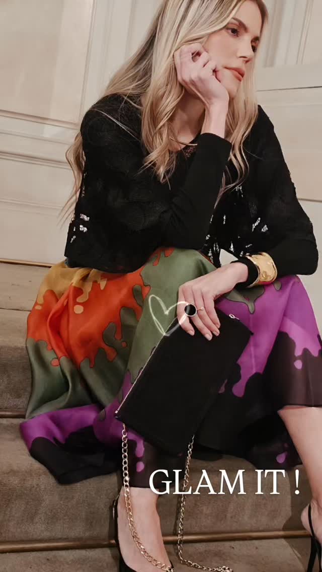 Glamour on the Stairs
Moments of Reflection with my
B FLO PURSE BAG GABRIELLE
#GLAMOUR #BEWOMEN #BFLOZURICH #eveningbag