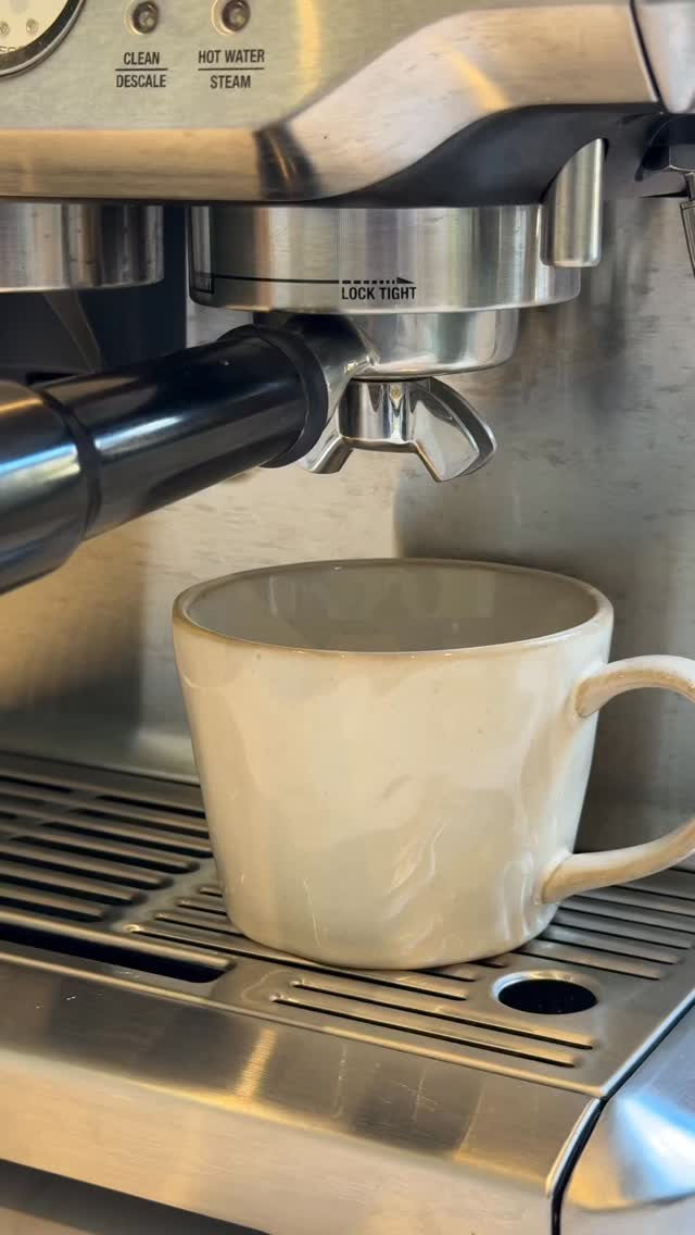 Coffee catch up: how I’m expanding my business this year ☕️
Apparently I can’t stop oversharing, so if you want to know what I’ve been up to recently, sit down and have a listen.
#founder #socialmediastrategist