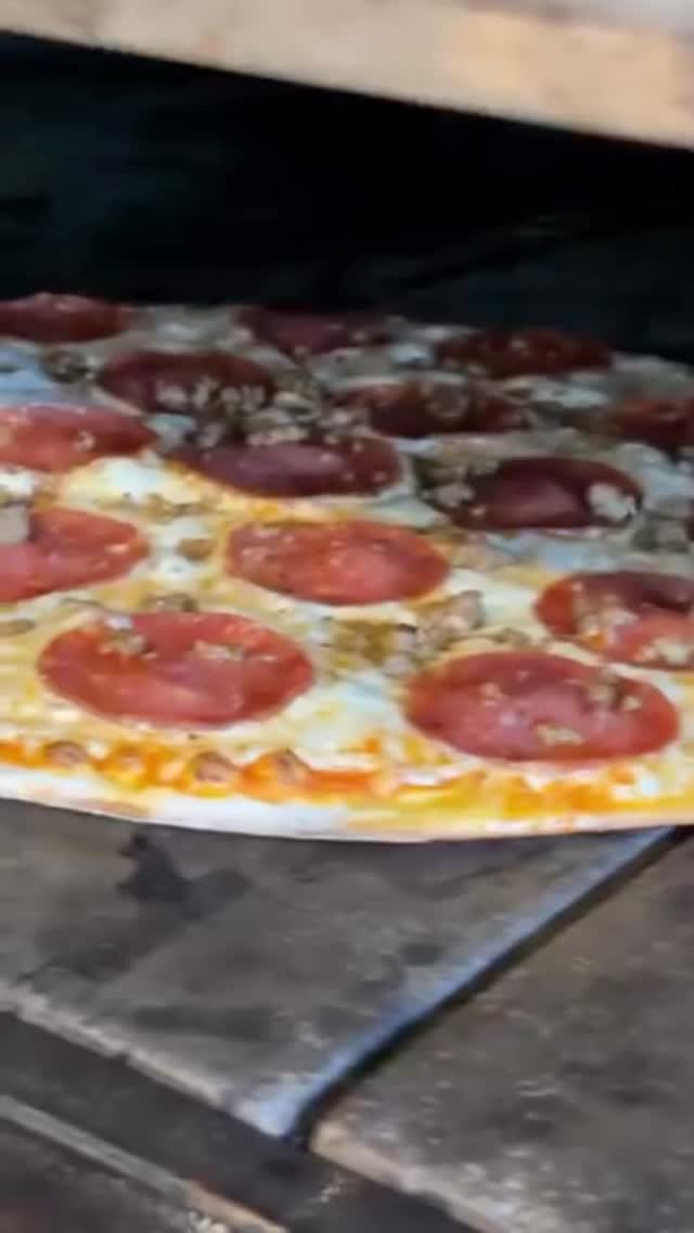 So good youโll be thinking about it after the last slice ๐๐คค
GAPCo pizza hits with flavor, freshness, and that perfect bite every time.
Order now โ gapc.co
.
.
.
#greenvilleavenuepizzacompany #gapco #pizzalovers #DallasTexas #PizzaSlayer