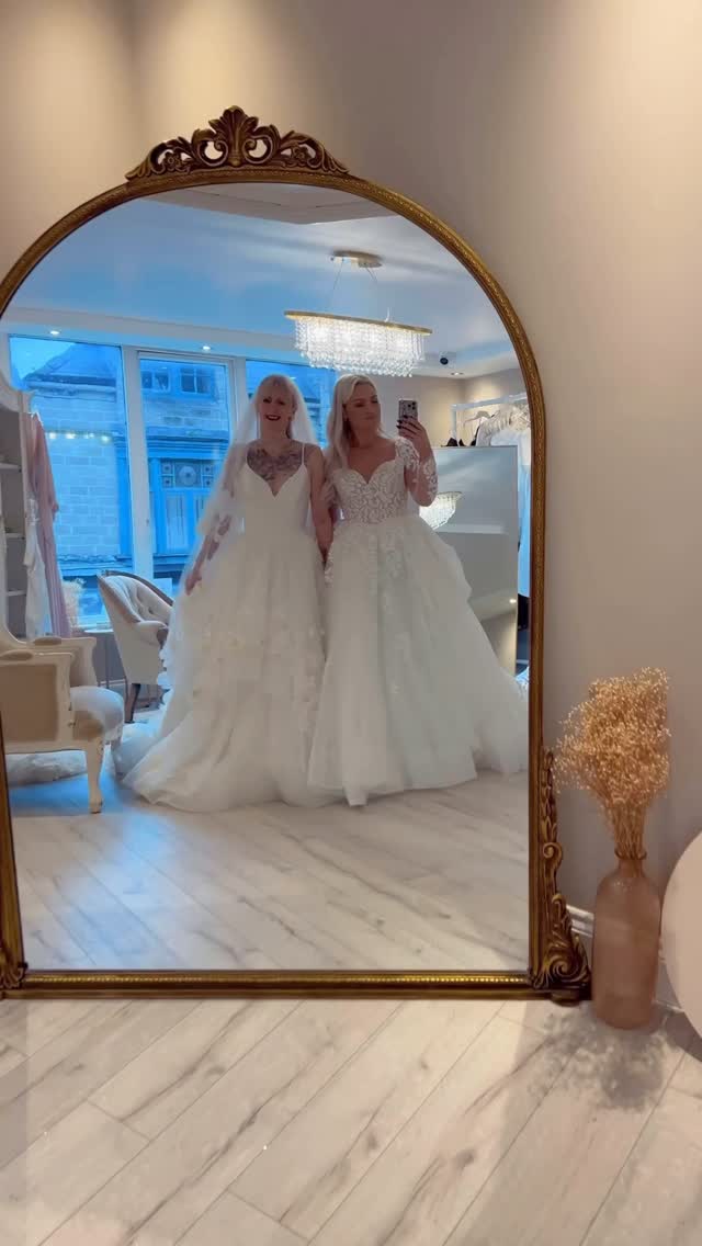 We need your help! 🤍
Which Hayley Paige are you picking for your Spring wedding?
The Light You Keep ✨
Ivory mosaic floral ballgown with sweetheart bodice, optional straps, and detachable long sleeves. The cascading tulle skirt floats over nude lining, finished with a cathedral train and matching veil 🫶🏻
Turning Paiges ✨
Ivory double-layered horsehair flounce ballgown, scattered with delicate-coloured petals and flowers. The shapely Mikado bodice draws inspiration from the clean, elegant lines of a ballet leotard - structured yet fluid, modern yet full of fun. With matching veil 🌸🫶🏻✨
#hayleypaige #hayleypaigebride #springwedding #spring