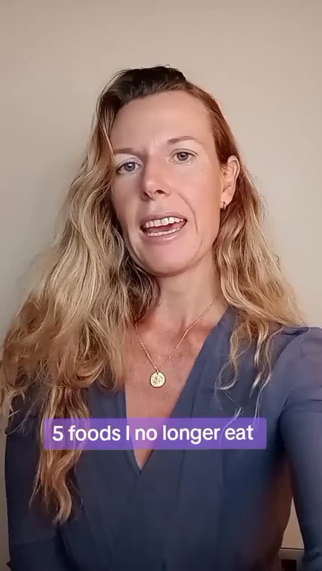 5 foods I no longer eat as these food may be highly contaminated with the chemical known as glyphosate. This chemical has been linked with many health problems including hormone imbalances, autoimmune disease (most thyroid problems like Hashimotos are autoimmune) and other adverse immune system changes. #thyroid #glyphosate #chemicals #thyroidproblems #healthydiet