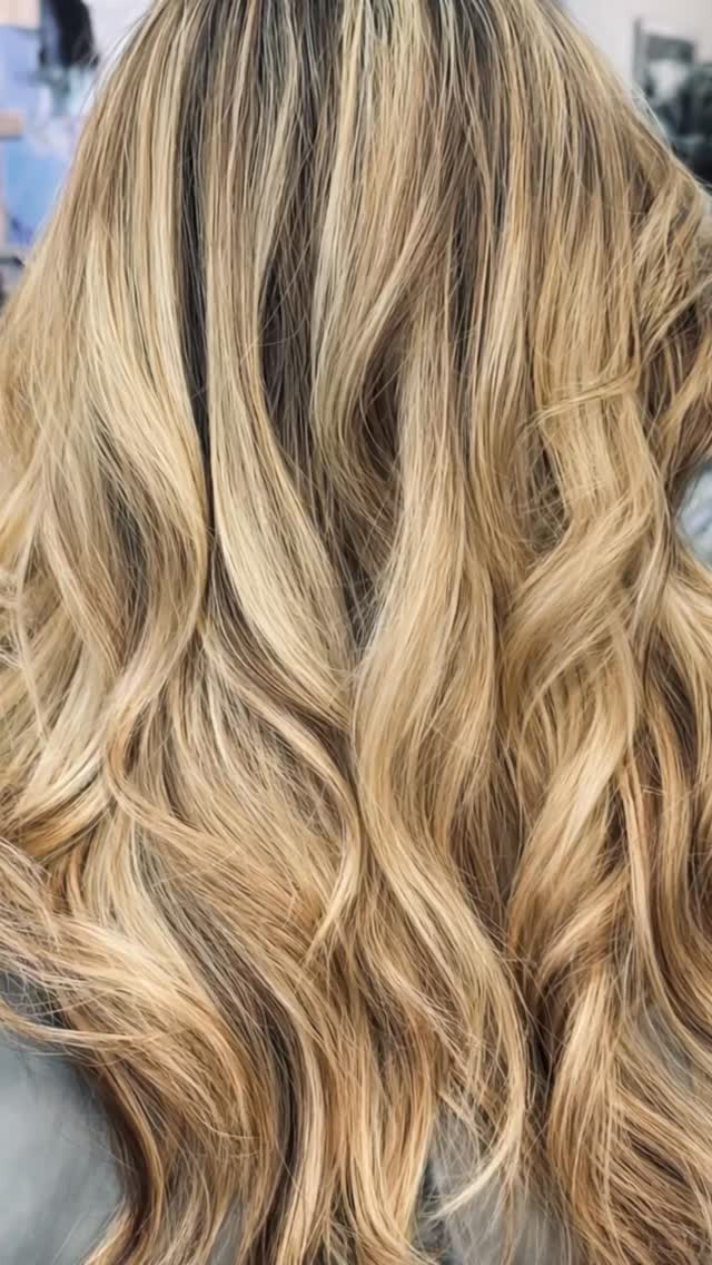 Perfect dimension of colors
#greensburgsalon #hairgoals # blond
