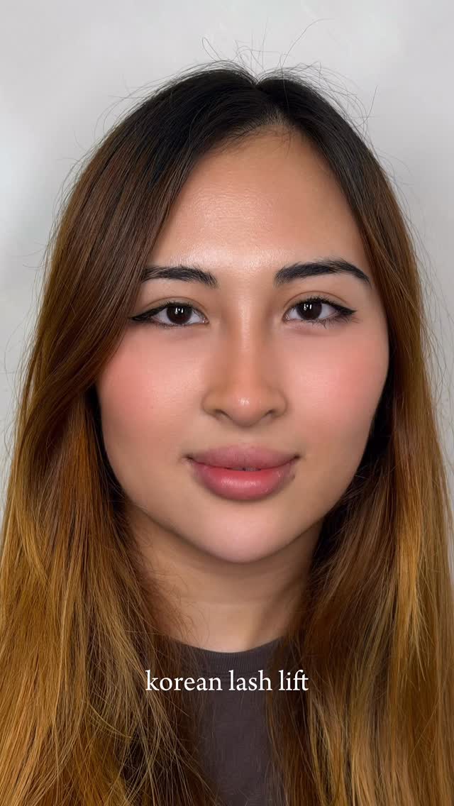 korean lash lift results are just so unmatched!!
hereโs a Korean lash lift I did on my gorgeous half Thai princess @ciaraswickham ๐ฅน๐
we used an L curl designed to create a straight lift from the root with a sharp upward bend at the tip, giving the clean, vertical โKorean-styleโ lift! Our girl @ciaraswickham here naturally has lashes that grow super straight so the L curl rod is perfect to give her an eye opening finish ๐ฅฐ
I use @lashbase_uk Lifted. with Cysteamine ๐คฉ
๐ฌ๐๐ฃ๐ฉ ๐ฉ๐ค ๐ก๐๐๐ง๐ฃ ๐๐ค๐ฌ ๐ฉ๐ค ๐๐ค ๐ ๐ค๐ง๐๐๐ฃ ๐ก๐๐จ๐ ๐ก๐๐๐ฉ๐จ? I now offer masterclasses with a full Korean lash lift kit - payment plans available! DM to enquire ๐
#manchesterlashes #manchesterlashtech #koreanlashlift #koreanlashliftmanchester #manchesterkoreanlashlift