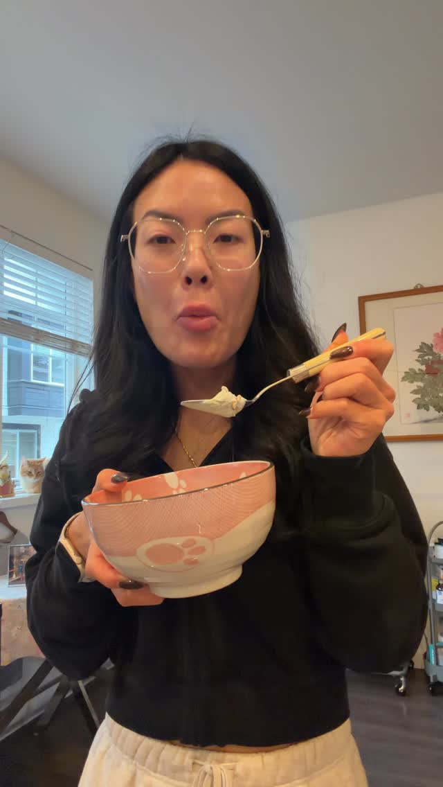 Hitting your protein, fats + fiber is 🔑 to maintaining healthy skin, hormones and a healthy gut!
💪 PROTEIN: ~1.2-1.6 g/kg body weight is recommended especially for skin healing and repair
🥑 HEALTHY FATS: Minimum of 1.0g/kg body weight to support hormone production
🥦 FIBER: ~25-38g/day
Also you can TOTALLY heal even enjoying your fav treats and desserts
Follow for more realistic dietitian content + tips for eczema, gut and nervous system healing 🤍
All meats from @meridianfarmmarket
All veggies from @spuddelivers
Espresso @nespresso @nespresso.ca
Oat milk barista @earthsown
Greek yogurt @costco_canada
Dark chocolate bites @jojos
Raincoast crisps @raincoastcrisps
Popcorn @angiesboomchickapop