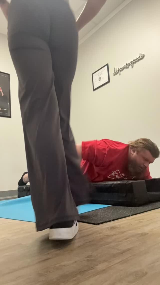 Can you control your hips at the bottom of a squat? Can you get parallel in your squat?
Can your shoulders move without compensation?
Strength + recovery + mobility work = long-term power.
Train hard. Recover smart. Move freely.
If you’re thinking long term, like how is my body going to feel and move at 70 rather than how is my body going to look this summer, then recovery and mobility need to be prioritized.
#mobility #letthegoodtimesroll #bodytempering #recovery #flexibility