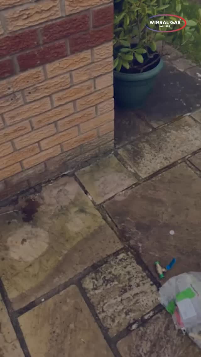 Fresh install just in time for spring 🌿🚿
There’s something about a cold outdoor shower that just hits different 🚿❄️ Simple, clean copper pipework to add to your garden setup.
With the warmer days creeping in, now’s the perfect time to get yours ready.
Are you looking to install an outdoor shower? Feel free to give us a call! 😊
📞 0345 548 4080
✉️ contact@wirralgasgroup.com
#outdoorshower #wirralgas #spring #wirral #gasengineer