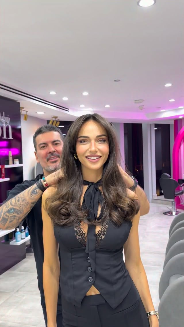 This is your sign to stop scrolling… your dream hair is ONE appointment away 💁🏼♀️✨ @hairbyrabie 💖
Soft blends, creamy tones, and that effortless luxury finish…
this is EXACTLY why everyone books Rabie 👀🔥
If you’ve been thinking about a colour refresh, THIS is your moment 💫
Prices subject to 5% VAT
#TheSalonDubai #DubaiHair