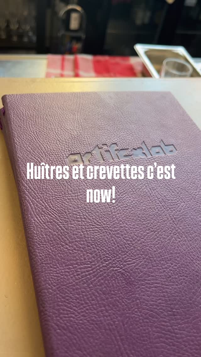 Huîtres et crevettes 🍤 chez Artifexlab, avec un verre de muscadet 😘🫶🙌🏻