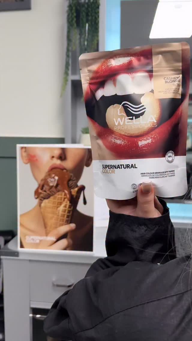 🌱 Vegan & Eco-Conscious Hair Colour just got even better!
Today we tried the Wella Supernaturals in 9/36 Cashew… and the results are absolutely stunning! ✨
Perfect for those who are vegan, environmentally conscious, and mindful of the chemicals they put on their hair. Supernaturals is super versatile — you can use it as a hair colour, toner, or even as a treatment.
If you’re looking for beautiful, natural-looking results with a cleaner formula, this one’s for you!
Interested? Pop in for a skin test and ask to speak to Tom 💇♀️
#supernaturals
@wellaprofessionalsuki
@wellahairuki