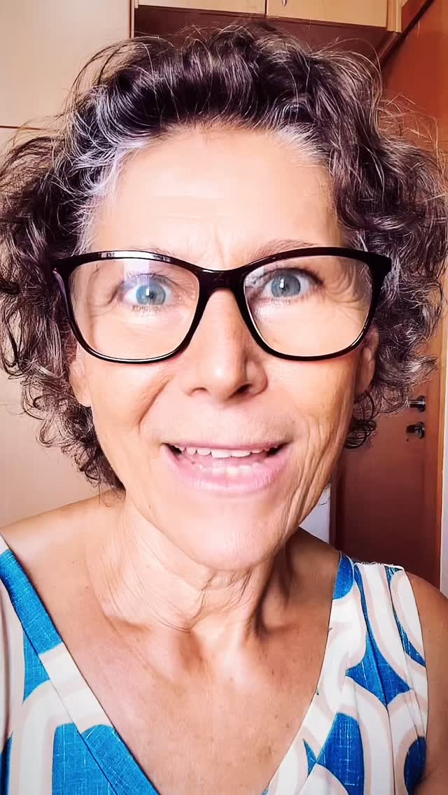 ORAÇÃO TEM PODER e Deeksha 💜🙏🏻
Sabemos que a Oração Tem Poder ✨
Quando unimos nossa voz, nossa intenção e nossa frequência, fortalecemos aquilo em que escolhemos focar. Por isso, o convite é para vibrarmos juntos na Paz, na Harmonia, na Justiça, no Amor e na Alegria.
Todos os dias, às 6h da manhã, (link da Live será compartilhado às 5h55) no grupo do WhatsApp.
Vamos nos encontrar em uma LIVE GRATUITA pelo Google Meet para alguns minutos de oração.
Se você sentir esse chamado, inscreva-se pelo link
https://chat.whatsapp.com/Lx6jqQSJNXY3uF0TnIcak1?mode=hq1tcli
Consciência
Existência
Felicidade
Eu Sou aqui
Eu Sou aí
Silvana da Cunha
Cientista Intuitiva • Alquimista • Palestrante
Consteladora Sistêmica Familiar • Terapeuta Holística • Mentora
Fundadora da TQC Cura Quântica®️
e do Despertar Quântico da Consciência
www.florescimentocriativo.com.