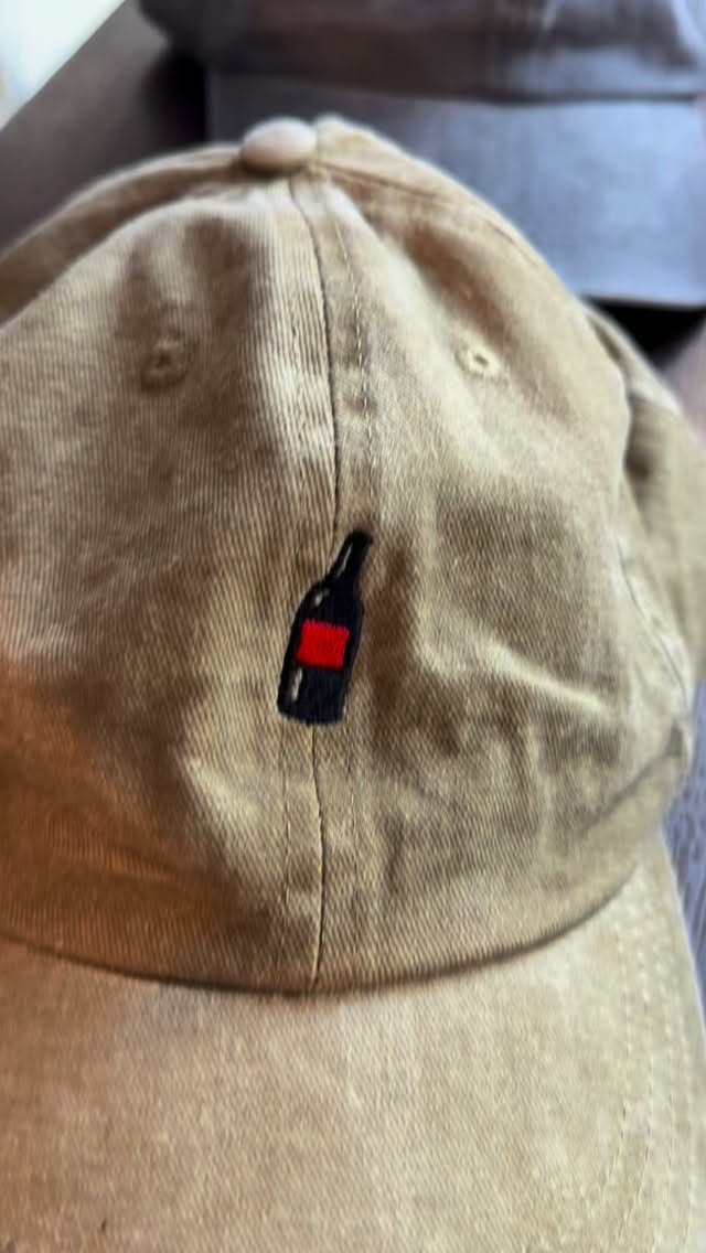 New drop chez Merci Madame Monsieur
La bonne casquette existe
Une allure juste, couleurs vintage, naturellement élégantes
Broderie à l’avant
Signature à l’arrière
100% coton biologique
0% compromis
Rien de trop
Tout est là
Un essentiel
Sans effort
Mais avec style
Disponible dès maintenant
Merci Madame Monsieur
66 rue de Fontenelle 76000 Rouen
#mercimadamemonsieur #mmm #newdrop #casquette #vintage