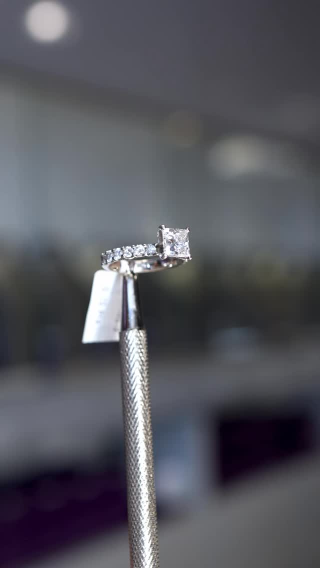 Clean. Sharp. Flawless.
This is the kind of ring that doesn’t compete—it wins quietly.
Every angle hits. Every detail speaks. And that center stone? Yeah… it’s doing all the talking.
Some jewelry accessorizes.
This one defines the moment.
#DiamondRing #EngagementRing #LuxuryJewelry