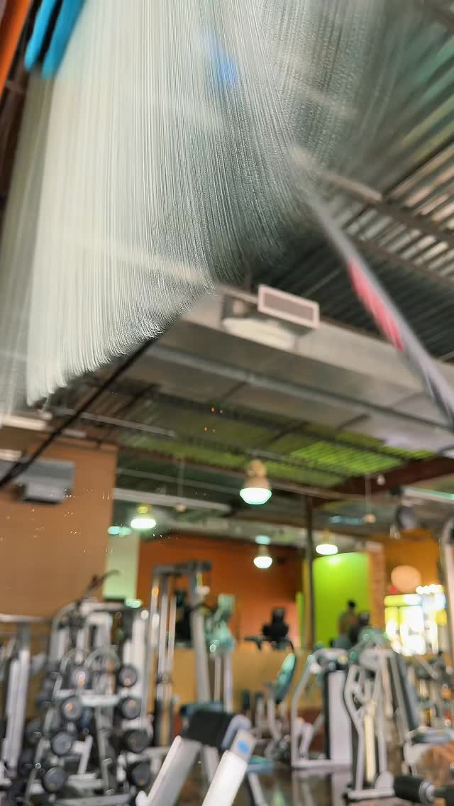 A clean mirror hits different in the gym. 💪🏻
.
.
.
.
.
📍San Antonio, TX
#windowcleaning #mirror #clean #gym #satx