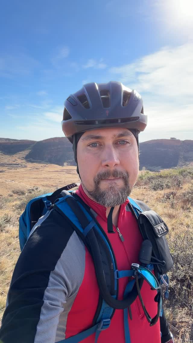 Slow down & enjoy view #charmingquail #mountains #relaxing #smelltheroses