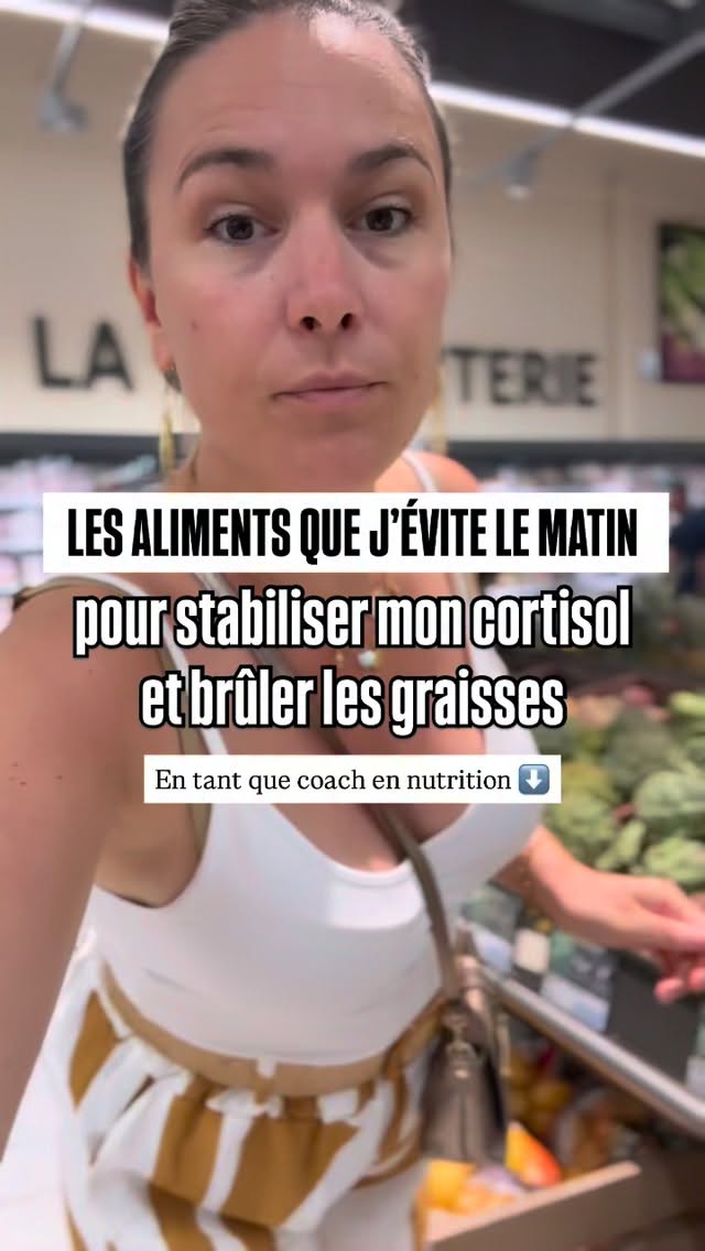 Les aliments que J’ÉVITE le matin… même quand tout le monde les mange 👇
Parce que oui…
tu peux faire attention… mais si tu fais ça tous les jours, ton corps va galérer.
🚫 Moi le matin, j’évite :
– les céréales sucrées même “healthy” spécial K et co
– le café à jeun
– le petit gâteau rapide piqué aux enfants
– le jus de fruit (même pressé)
– le pain blanc + confiture / pâte à tartiner
– les biscottes “légères”
– les yaourts aromatisés
– manger dans le stress / en vitesse
– sauter le petit dej puis craquer après
👉 Et pourtant…
Tu peux éviter TOUT ça…
et quand même ne pas perdre de poids.
💥 Parce que le vrai problème n’est pas QUE dans ton alimentation.
Si ton corps est :
– en inflammation
– en stress (cortisol déréglé)
– avec des hormones instables
– avec un métabolisme ralenti
👉 ton corps bloque, peu importe tes efforts.
✨ C’est exactement là que la méthode Blossom change tout :
✔️ apaise l’inflammation
✔️ régule le cortisol
✔️ rééquilibre les hormones
✔️ relance le métabolisme
✔️ agit aussi sur les émotions
🔥 Résultat : ton corps recommence ENFIN à brûler
Si tu as l’impression de tout faire “bien”
mais que rien ne bouge…
👉 écris “BLOSSOM” en commentaire
et je t’explique comment débloquer TON corps 🌺