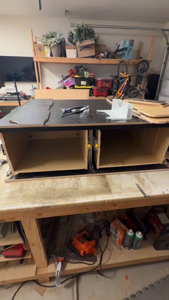 LC80 drawer system — coming soon.
We’re actively expanding our platform lineup to bring Nomadik systems to more vehicles than ever:
Tacoma, GX460, Gladiator, Wrangler, F150, FJ Cruiser… with more in development.
What platform would you like to see next?