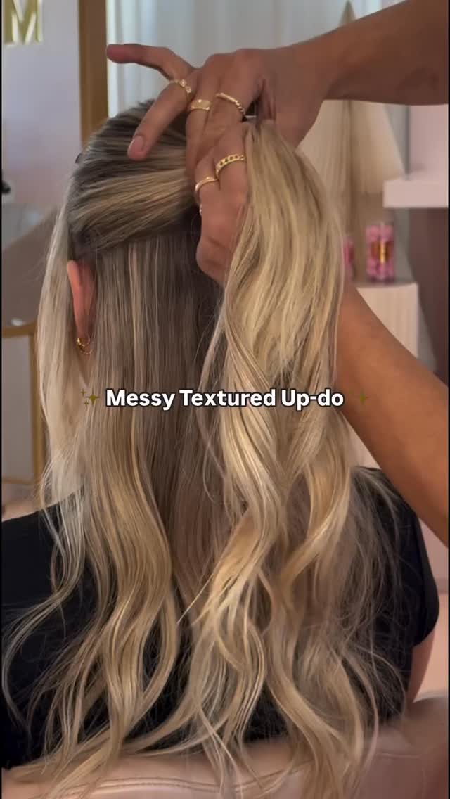 The messy up-do is having a moment ✨ And we’re not mad about it
#messyupdo #undonehair #effortlesshair #texturedhair #modernupdo softupdo hairinspo hairgoals hairreel hairvideo