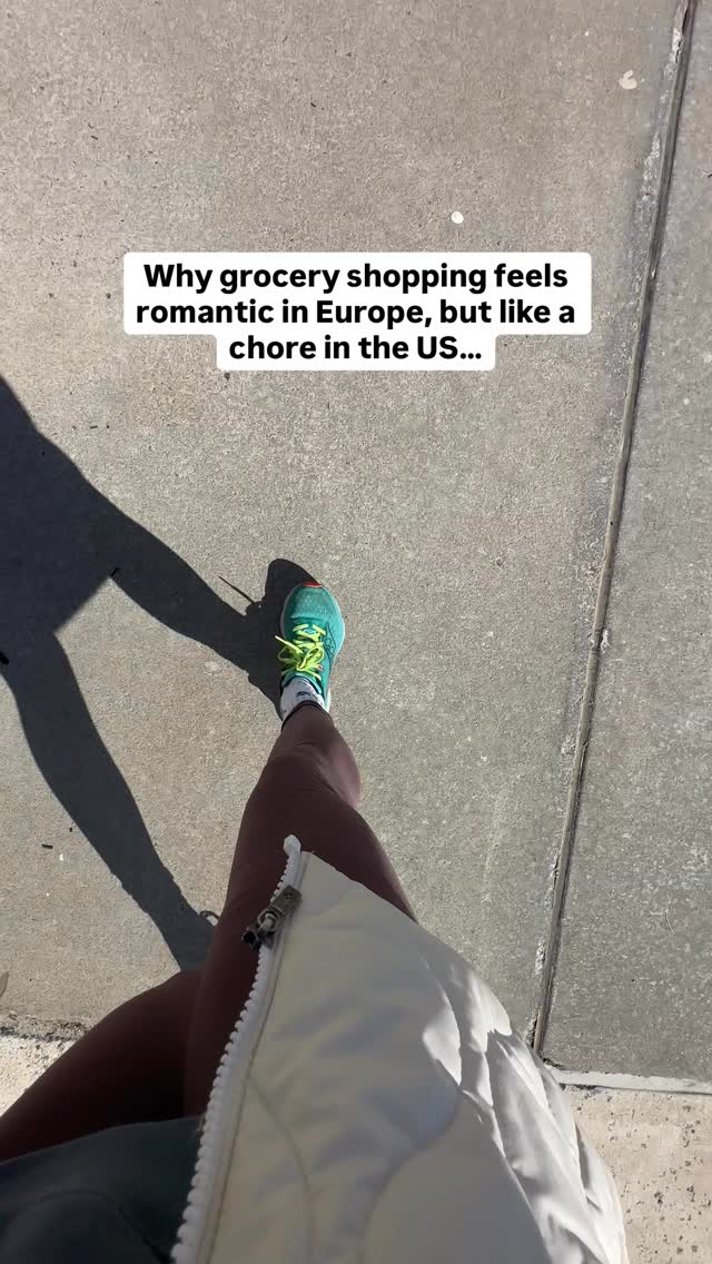 Grocery shopping in Europe VS the US 🛒
Wow, grocery shopping in Europe is one of my favorite things to do!!!! Walking to the store along cobblestone streets, shopping local, buying healthy at a fair cost AND not being overwhelmed by choices.
Now that we’re living in the US, I try to romanticize my grocery shopping as much as I can.
✨ I walk to the grocery store, even though I have a car and it would be much easier to drive.
But it’s still hard when organic prices are so high and we still know in the back of our head food quality here is sh*t, even when we are buying organic!!!
How do you feel about food quality in Europe vs the US?!