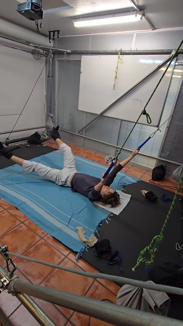 Первые занятия могут быть и такими.
#pravilo #fitness