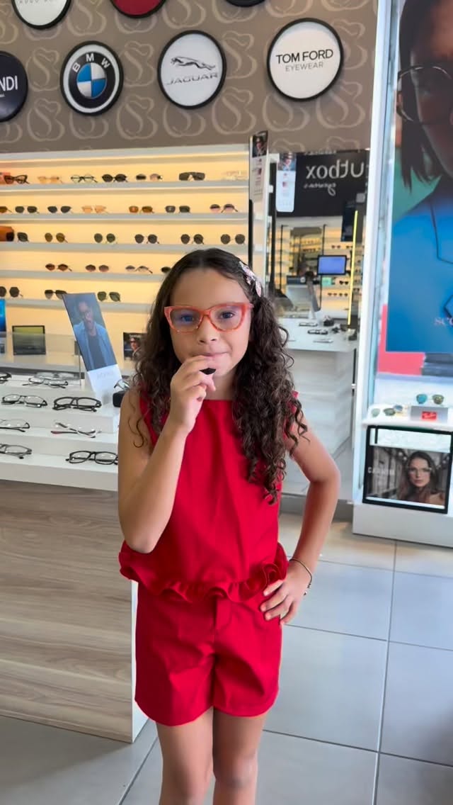 ➡️LENTES PARA CONTROLE DO AVANÇO DA MIOPIA INFANTIL ✨A Boa já deu o recado: com o aumento do uso de telas, o controle da miopia se tornou essencial. As lentes Stellest foram desenvolvidas especificamente para são indicadas para crianças e adolescentes, geralmente entre os 6 e 16 anos de idade, oferecendo uma solução eficaz e clinicamente comprovada para retardar o avanço do grau. Invista hoje na saúde visual de quem você ama.
Venha para a Casa Núbia e saiba mais informações sobre essa tecnologia que pode mudar o presente e o futuro do seu filho!