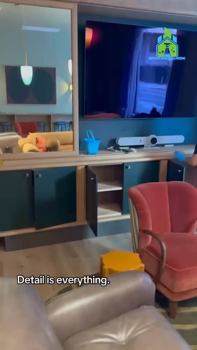 Behind the scenes keeping The Malin Chelsea event spaces at a luxury standard. Every detail matters when it comes to high-end workspace cleaning in NYC. #TheMalinChelsea #ChelseaEventSpace #NYCEventCleaning #LuxuryWorkspaceNYC #CommercialCleaningNYC