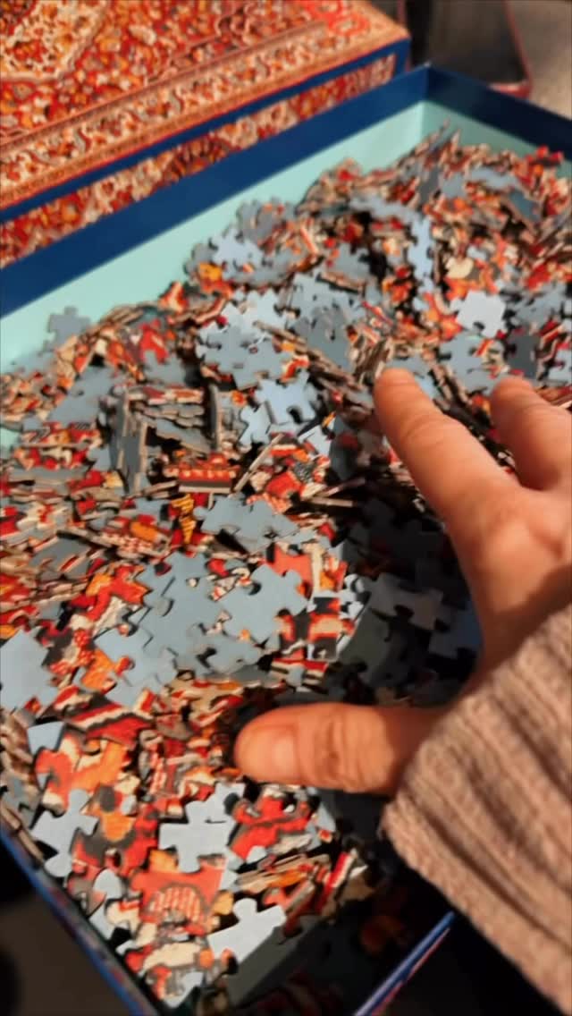 Mental health saving mode: on 🧩✨
this puzzle rug was a gift from @silenacrowns ❤️
(yes i’m obsessed, had to say it)
at first it was just “okay let’s build it for fun”
but then i was like… nope
this one goes on the wall!!!!😁😆
not that easy btw
took me like a month…
with breaks, layers, waiting for lacquer to dry
and a few “why did i even start this” moments 🫣😁
But it’s 200% WORTH THE TIME!!! new piece in my office 🫶✨
Much love @silenacrowns ❤️❤️❤️