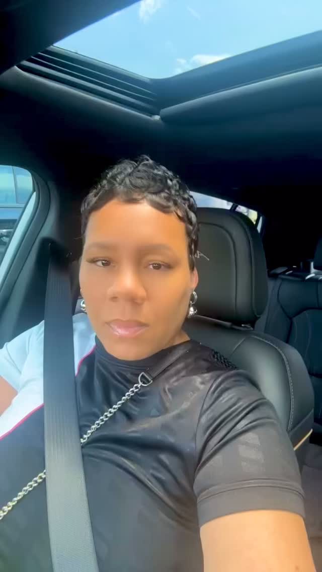 Once this last cool breeze passes over, it’s gonna be “cut it all off” 🌡️ season ⚔️⚔️⚔️ and I’m ready for it!!!
Book cuts at Www.TrueStylist.com