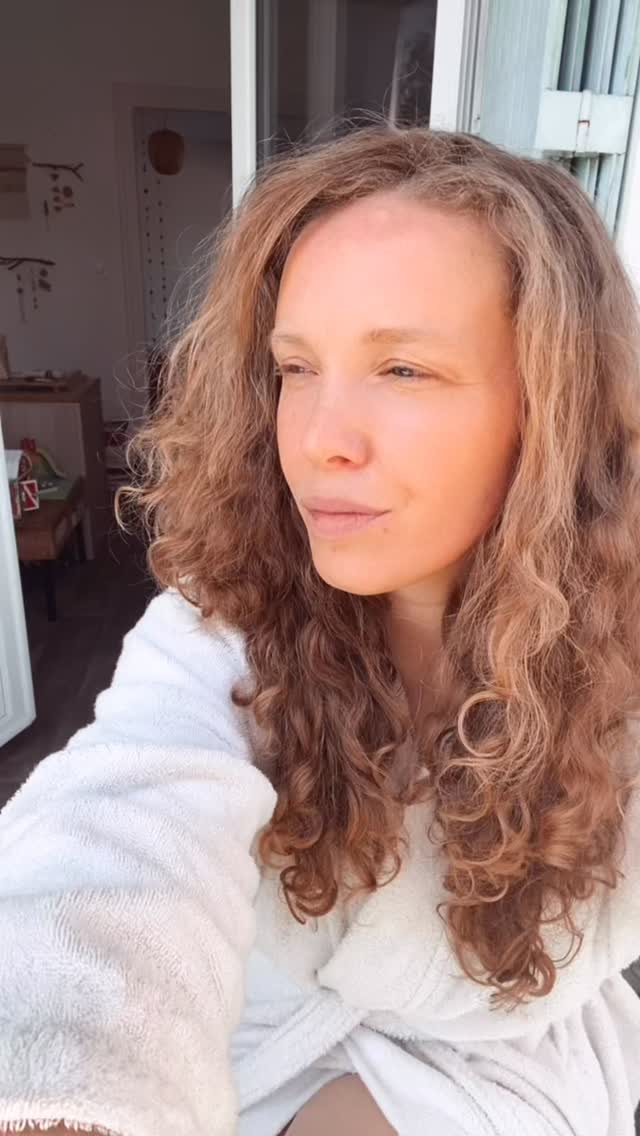 • LES JOLIES CHOSES •
Comme un carnet de gratitude, envie de célébrer la poésie du banal.