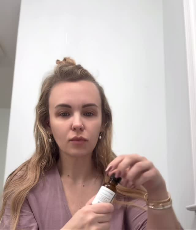 This is what a medical-grade morning routine actually looks like. 🌅
No fluff. Just results. Here’s what I’m reaching for every single morning:
💧 Rinse with water | Skip the morning cleanse — your skin isn’t dirty, just rested.
✨ SkinCeuticals C E Ferulic | The gold standard in Vitamin C. Antioxidant protection that actually works.
🔬 SkinCeuticals Ptiox | Smoothing, firming — your topical tightening step.
👁️ iS Clinical Youth Eye Serum | Brightens, firms, and hydrates the most delicate area of your face.
🌿 SkinCeuticals Phyto A+ Brightening | Even skin tone, refined texture, luminous finish.
🛡️ Daily Brightening SPF | Always last. Always non-negotiable.
And I’ll say it louder for the people in the back —
SPF and C E Ferulic are a MUST. Every morning. No exceptions. 💛
Consistency is the treatment. Show up for your skin daily and it will show up for you.
📍 LunaLuxe Aesthetics & Wellness | Winchester, KY
Curious about building your own medical-grade routine? Book a skin consult — link in bio.
#skinceuticals #ceferulic #isclinical #skincareroutine #winchesterky